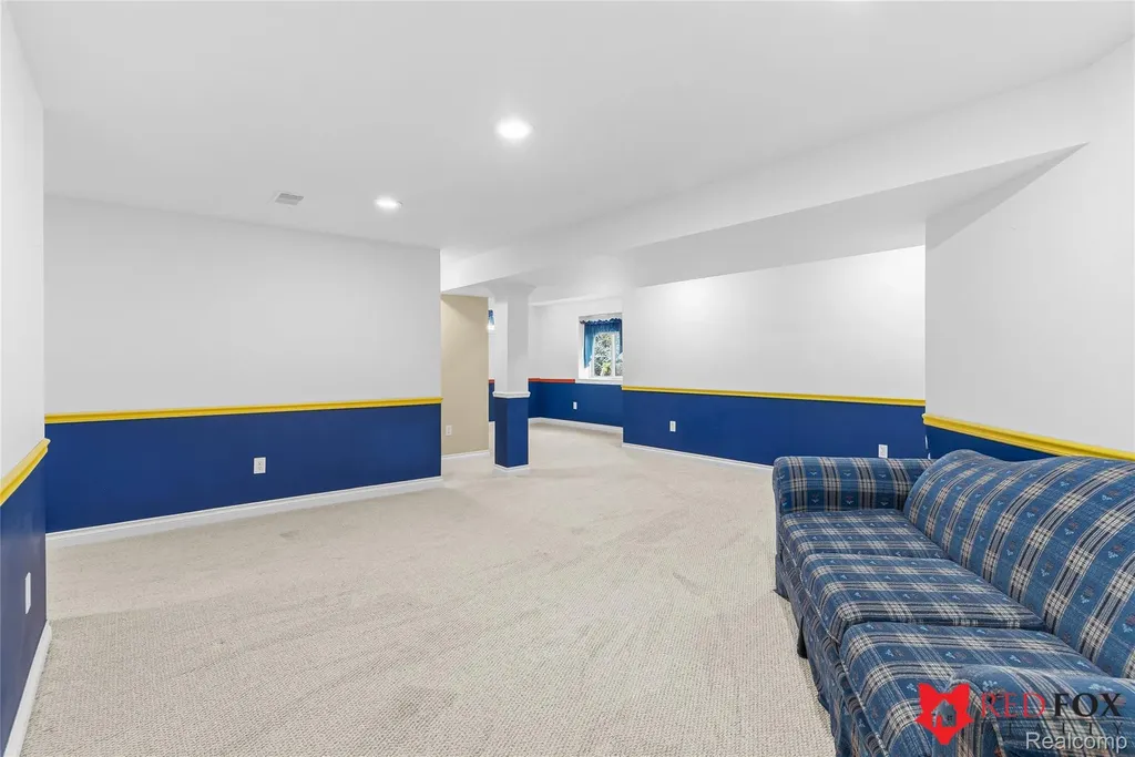 1199 Creek View Court Burton City MI 48509