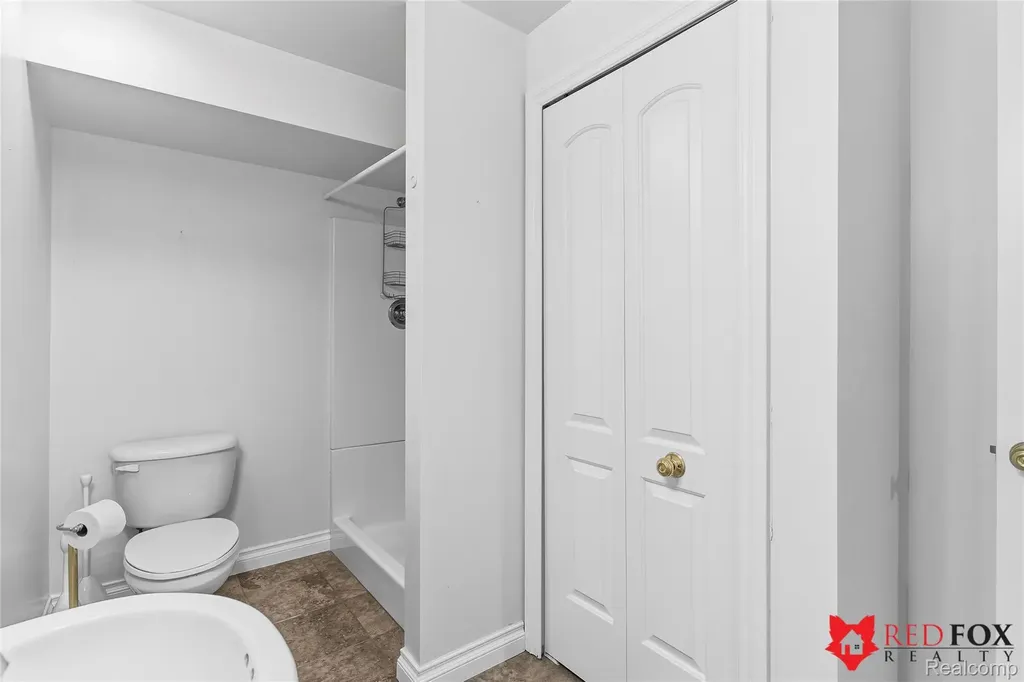 1199 Creek View Court Burton City MI 48509
