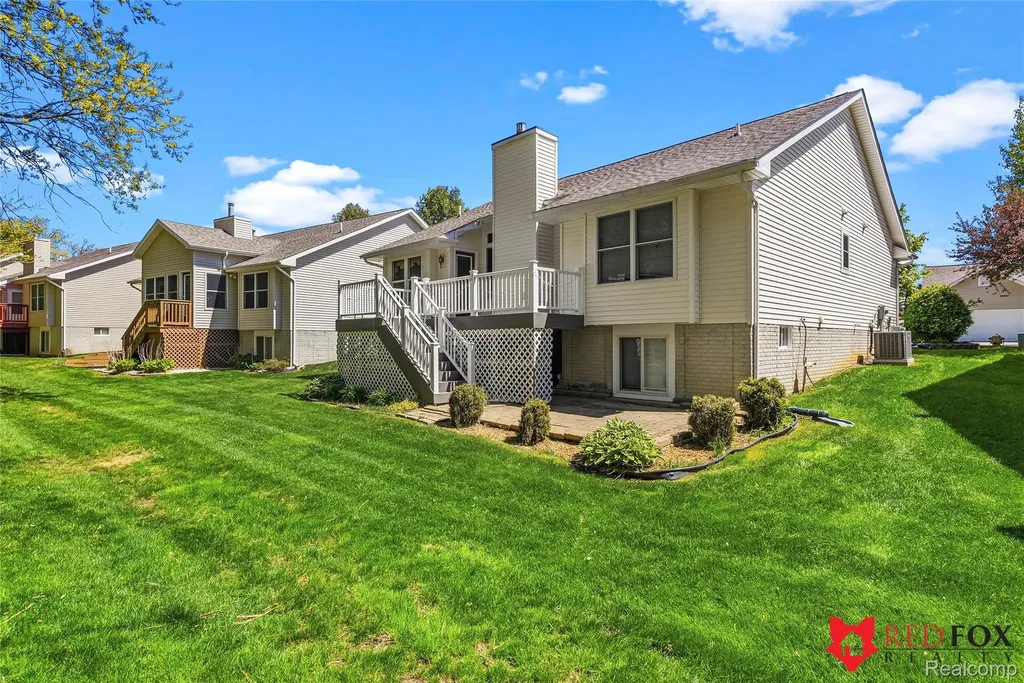 1199 Creek View Court Burton City MI 48509