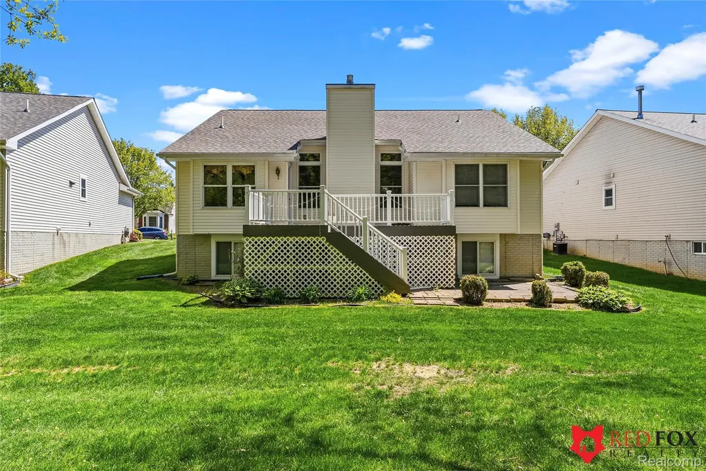 1199 Creek View Court Burton City MI 48509