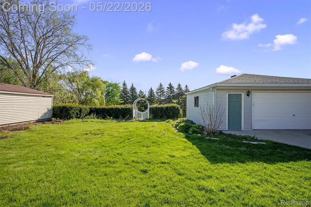 46972 Mckenna Drive Macomb Township MI 48044