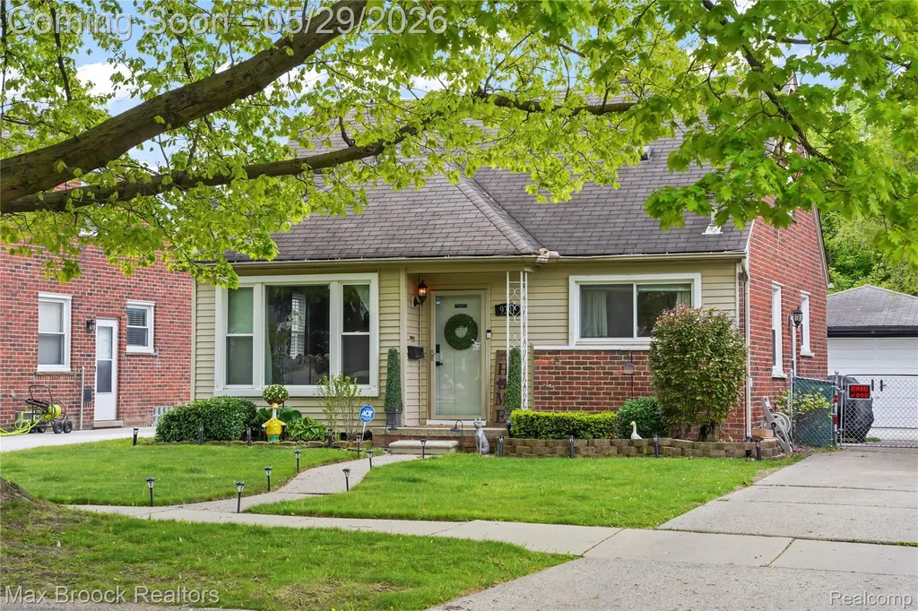 9301 Dixie Redford Charter Township MI 48239
