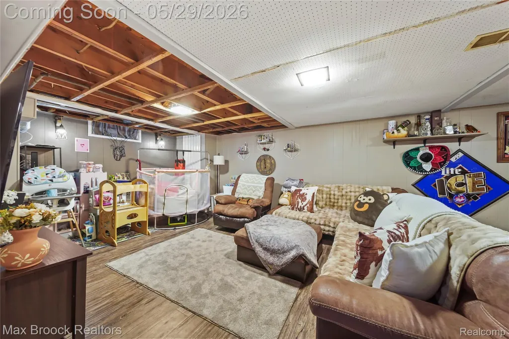 9301 Dixie Redford Charter Township MI 48239