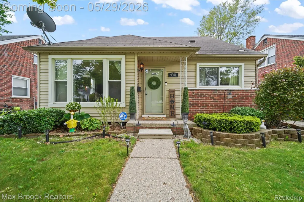 9301 Dixie Redford Charter Township MI 48239