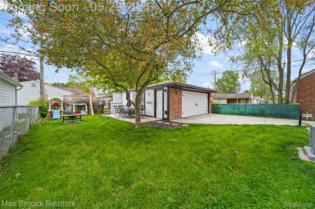 9301 Dixie Redford Charter Township MI 48239