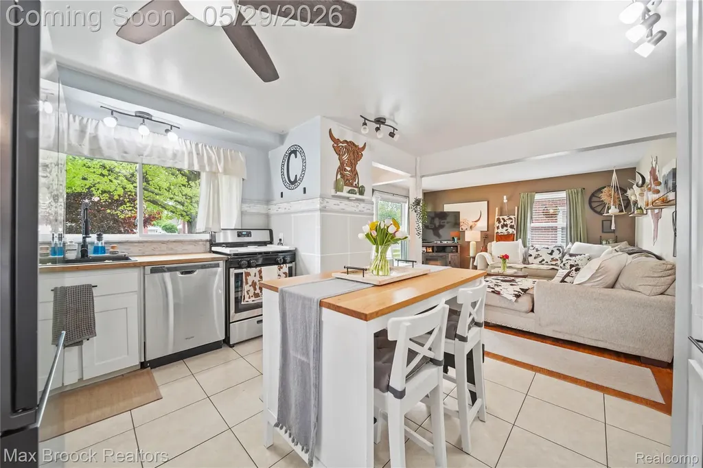 9301 Dixie Redford Charter Township MI 48239
