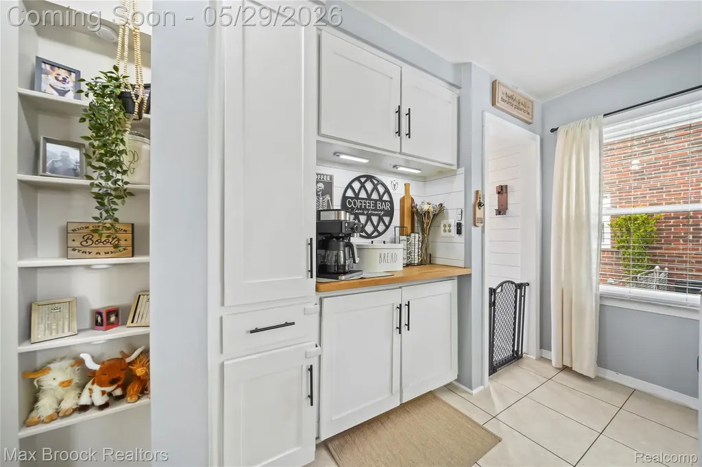9301 Dixie Redford Charter Township MI 48239