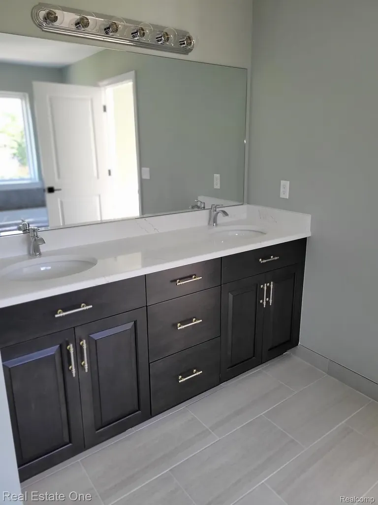 25 Florence Drive Troy City MI 48098
