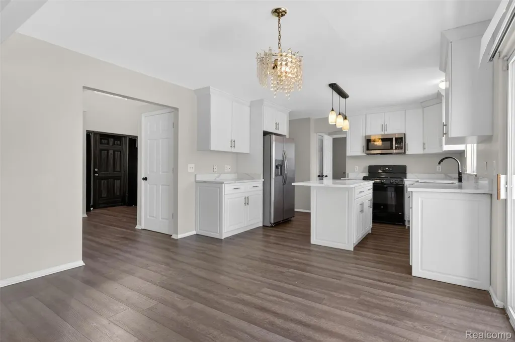 4642 Pond Run Canton Charter Township MI 48188