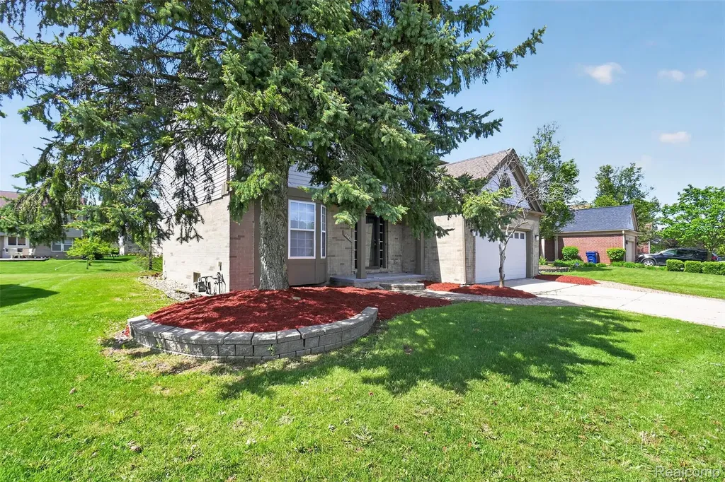 4642 Pond Run Canton Charter Township MI 48188