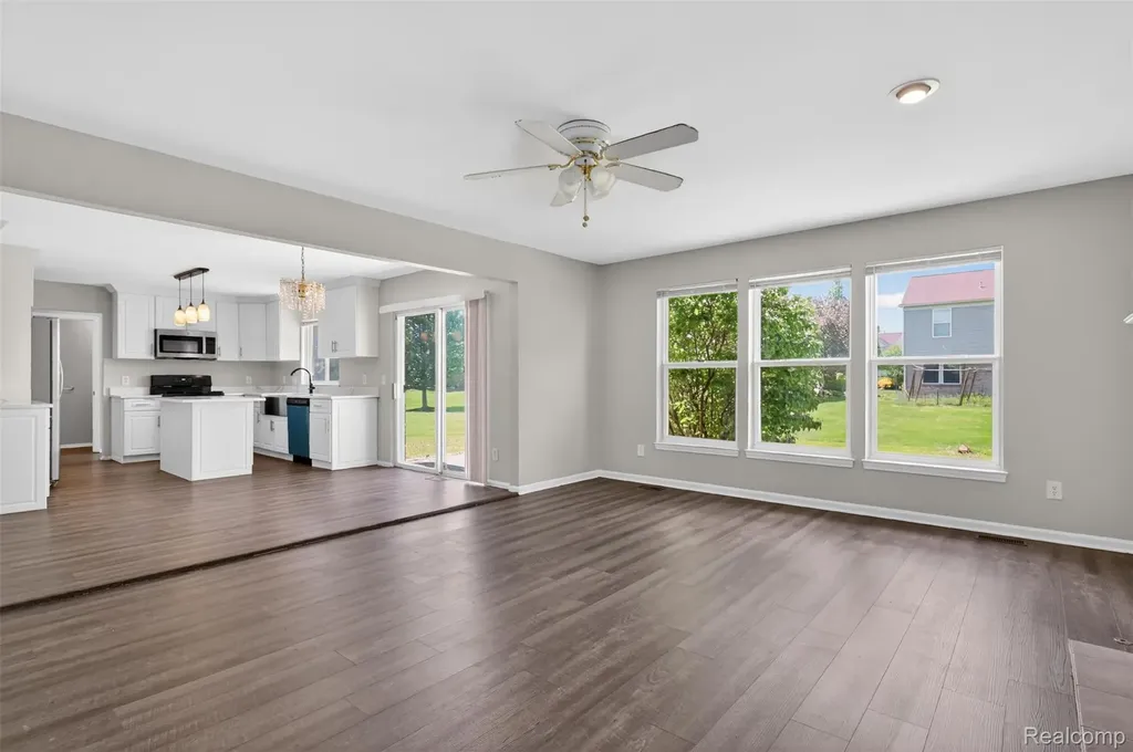 4642 Pond Run Canton Charter Township MI 48188