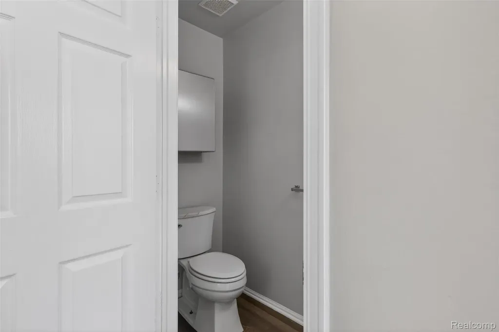 4642 Pond Run Canton Charter Township MI 48188