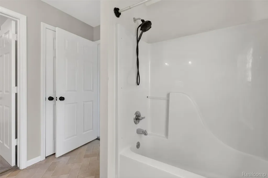 4642 Pond Run Canton Charter Township MI 48188