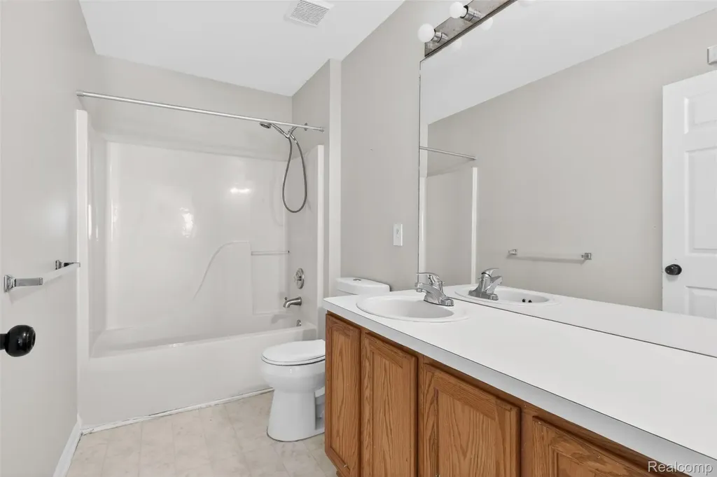 4642 Pond Run Canton Charter Township MI 48188