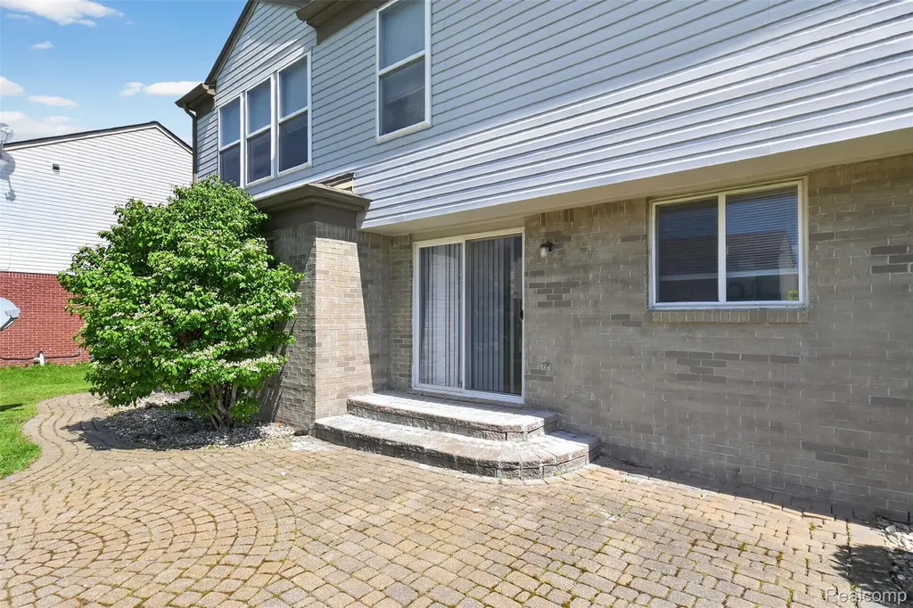 4642 Pond Run Canton Charter Township MI 48188