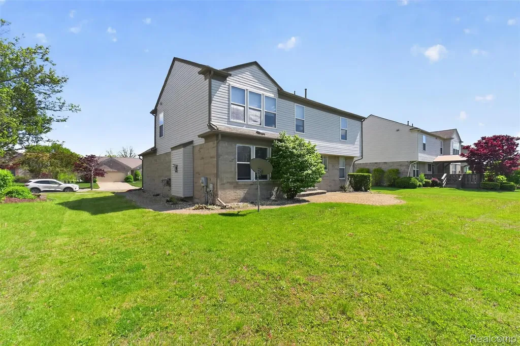 4642 Pond Run Canton Charter Township MI 48188
