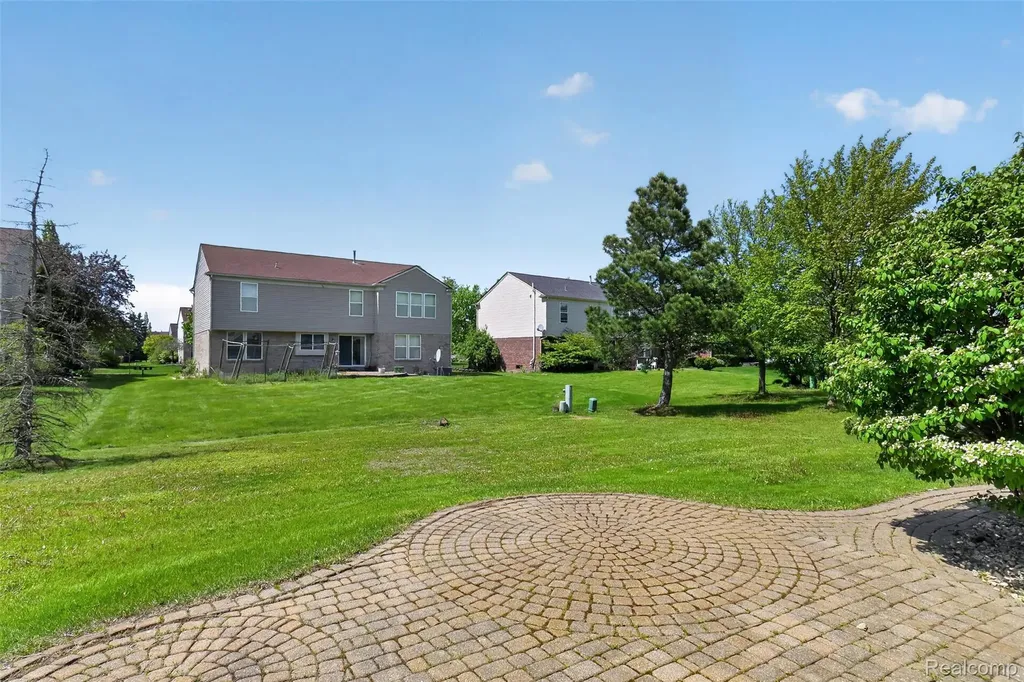 4642 Pond Run Canton Charter Township MI 48188