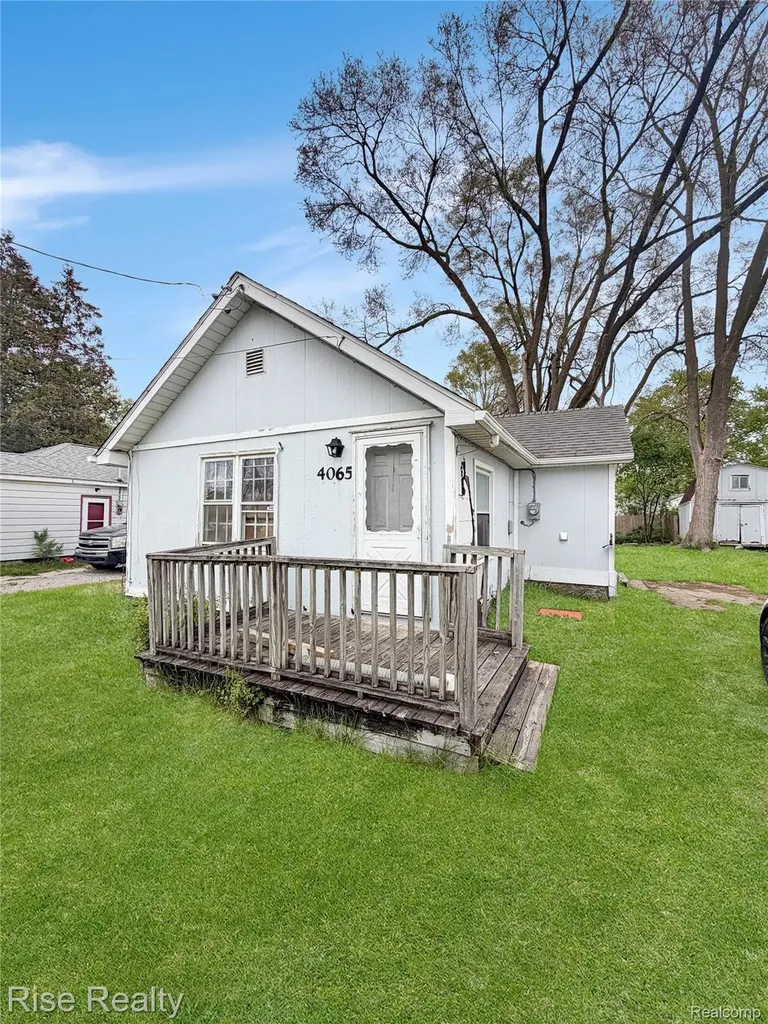 4065 Pringle Avenue Burton City MI 48529