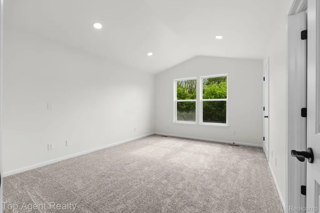 907 Deer Valley Road Holly Township MI 48442
