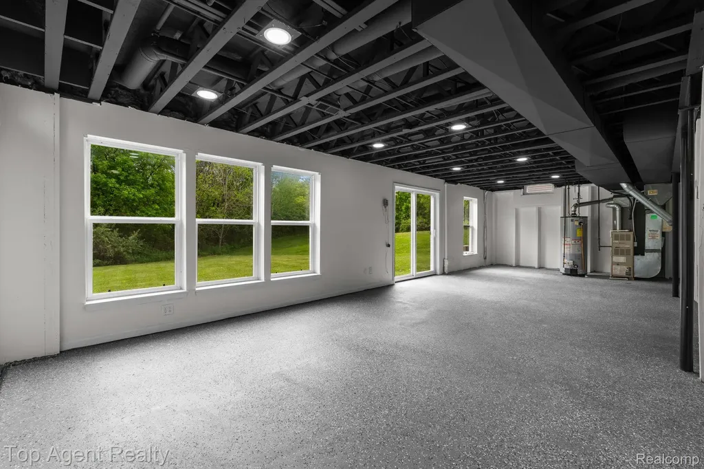 907 Deer Valley Road Holly Township MI 48442