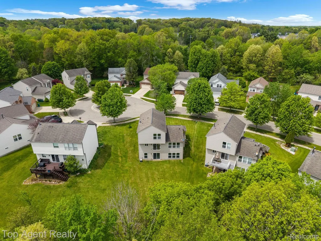 907 Deer Valley Road Holly Township MI 48442