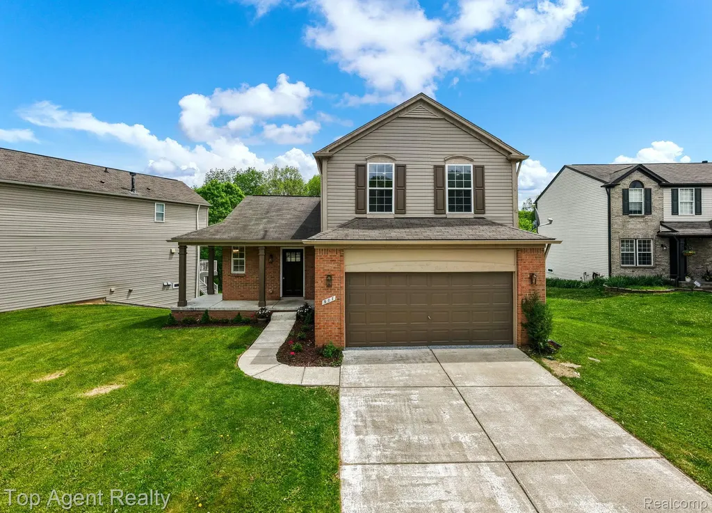 907 Deer Valley Road Holly Township MI 48442