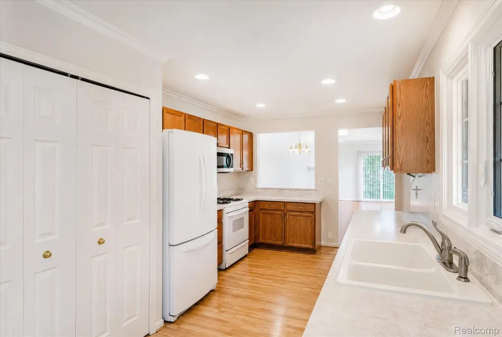 13518 Highland Circle Sterling Heights City MI 48312