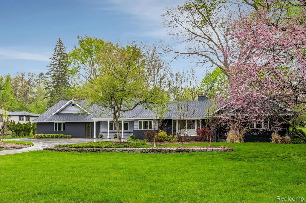 30360 Kincardine Road Franklin Village MI 48025