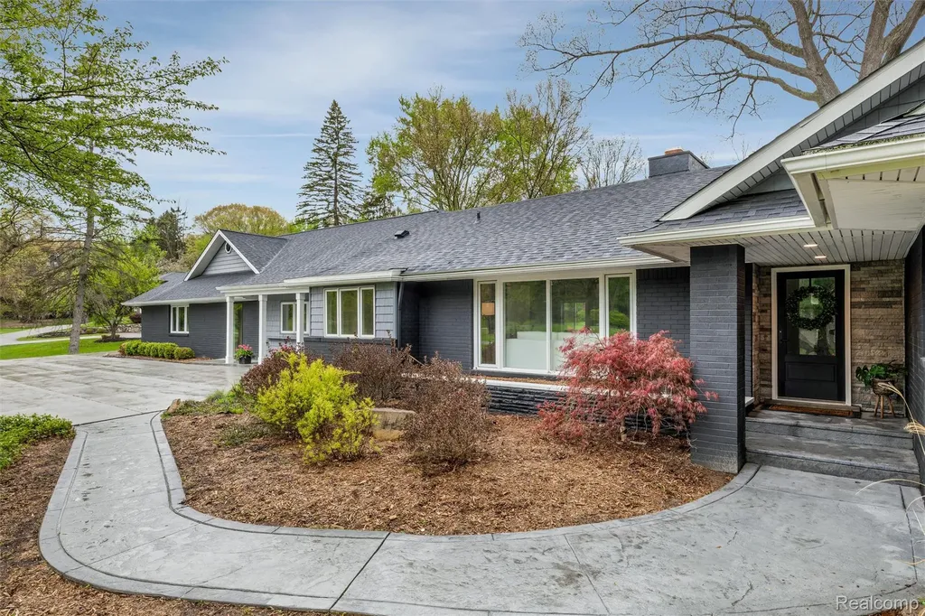 30360 Kincardine Road Franklin Village MI 48025