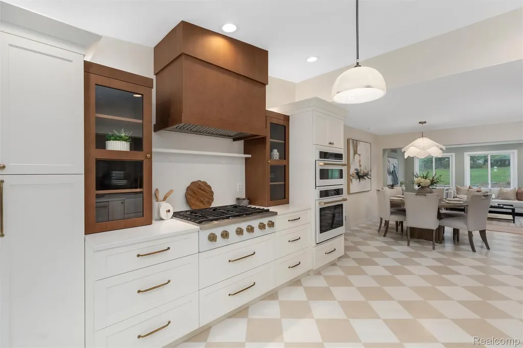 30360 Kincardine Road Franklin Village MI 48025