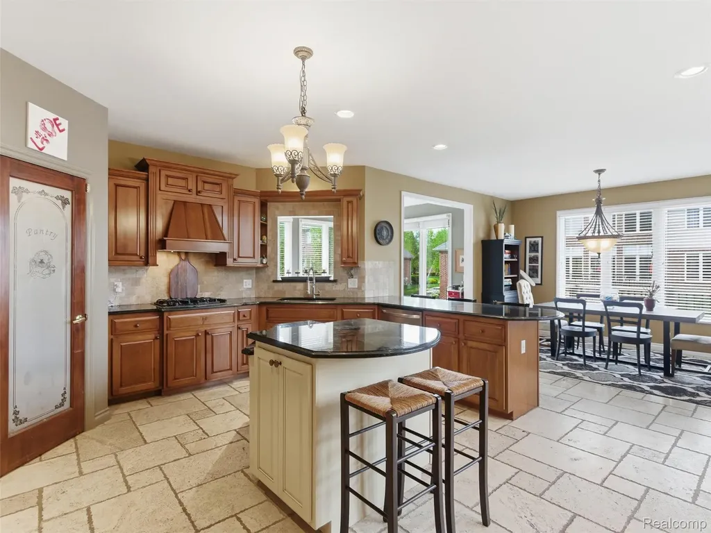 7305 Acadia Court Washington Township MI 48095