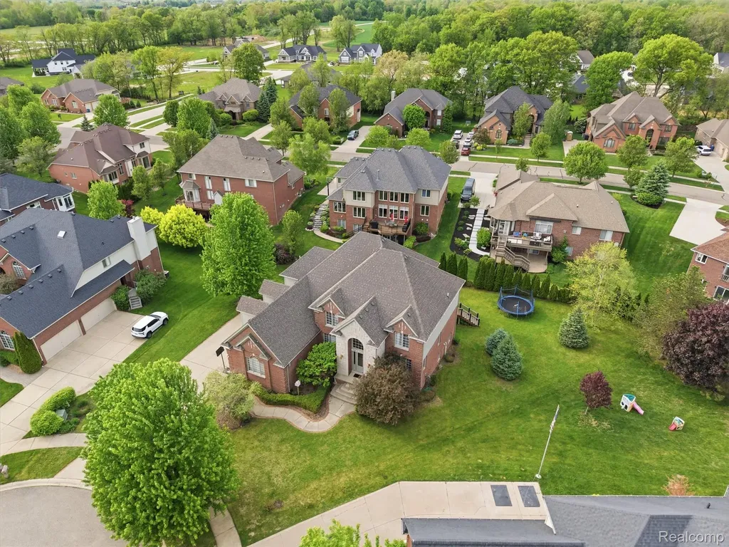 7305 Acadia Court Washington Township MI 48095