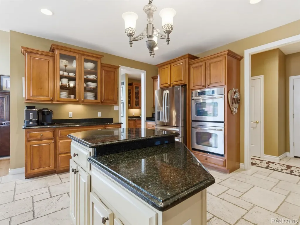 7305 Acadia Court Washington Township MI 48095