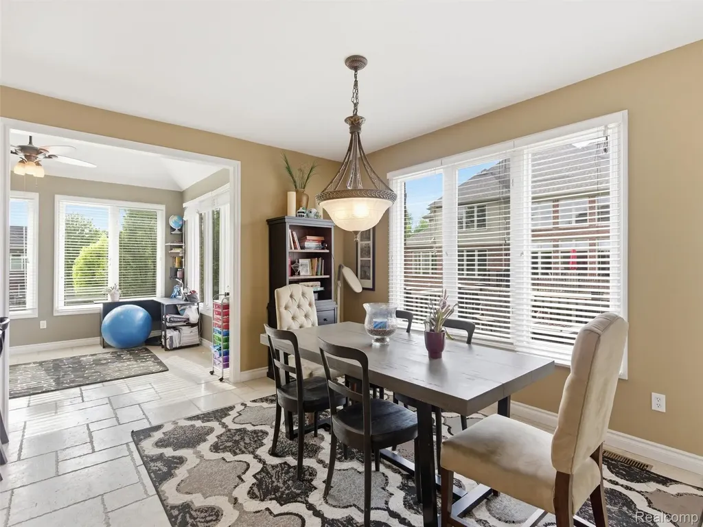 7305 Acadia Court Washington Township MI 48095