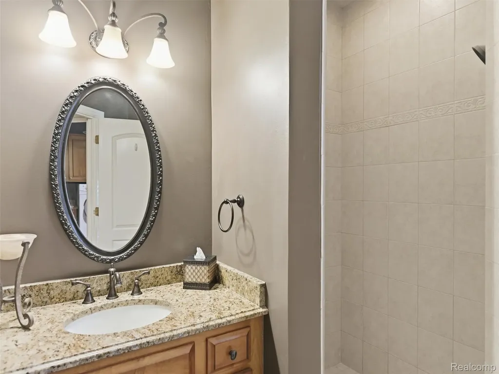 7305 Acadia Court Washington Township MI 48095