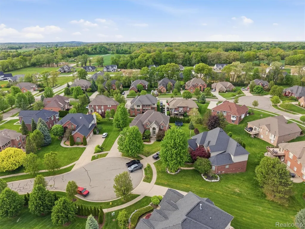 7305 Acadia Court Washington Township MI 48095