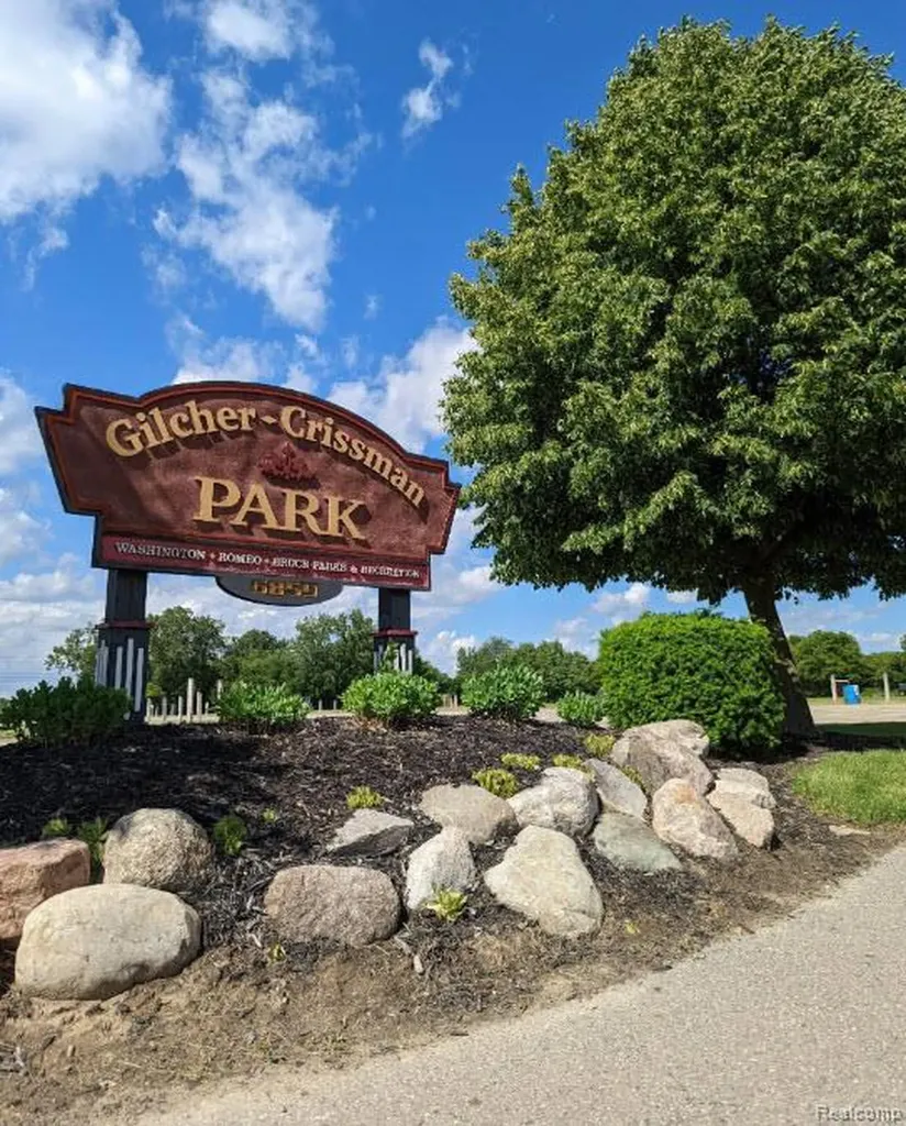 7305 Acadia Court Washington Township MI 48095