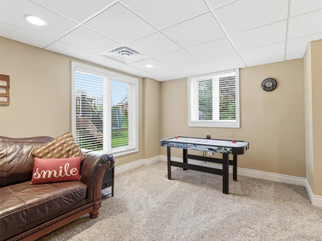 7305 Acadia Court Washington Township MI 48095