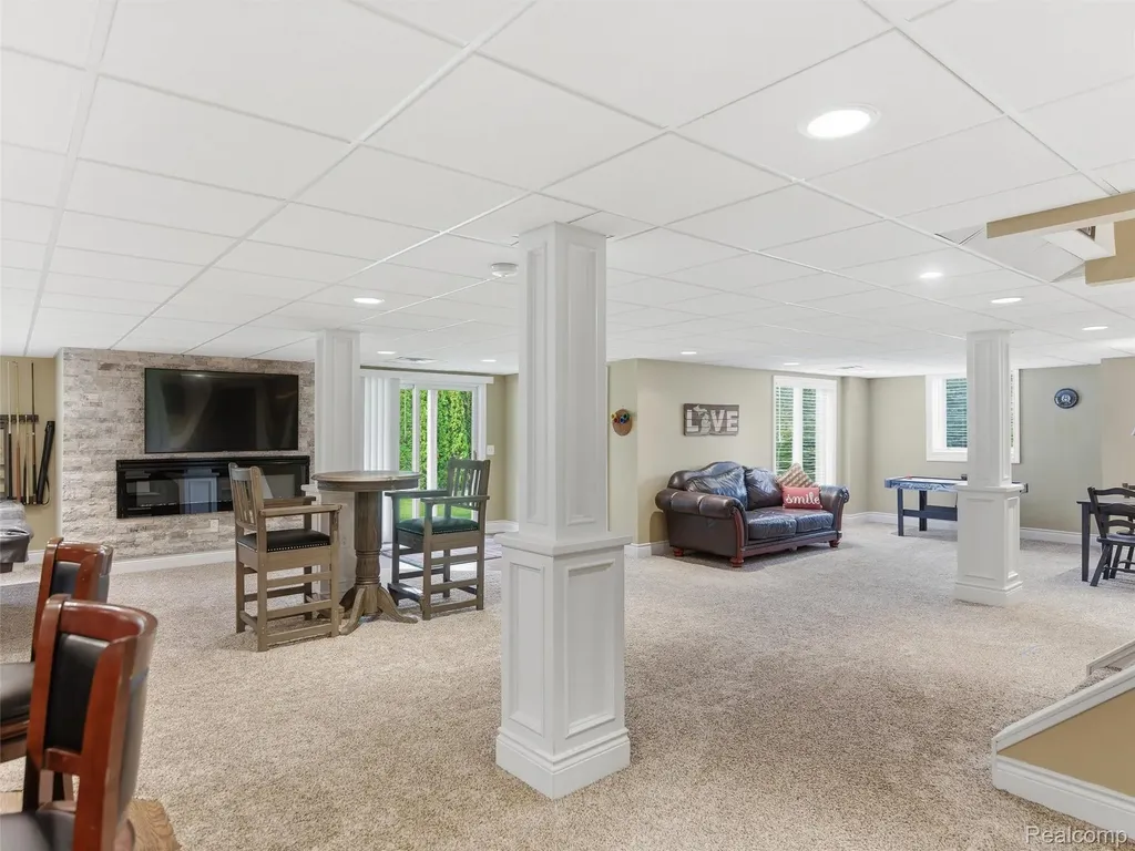 7305 Acadia Court Washington Township MI 48095