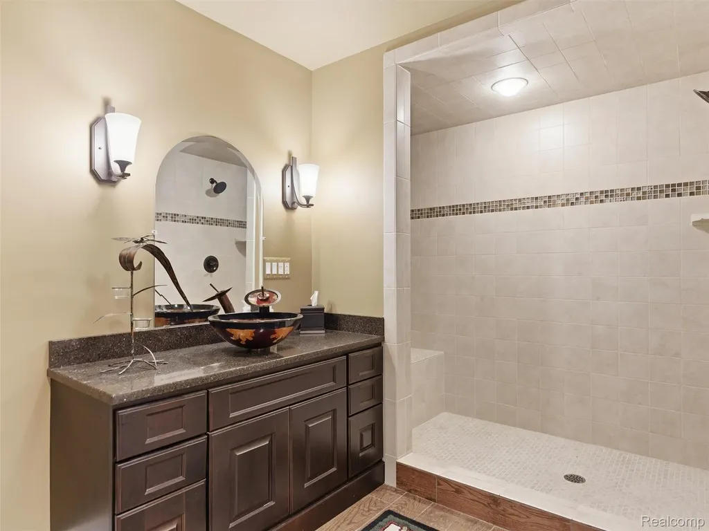 7305 Acadia Court Washington Township MI 48095