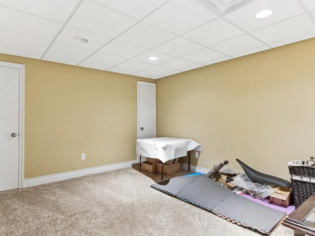 7305 Acadia Court Washington Township MI 48095