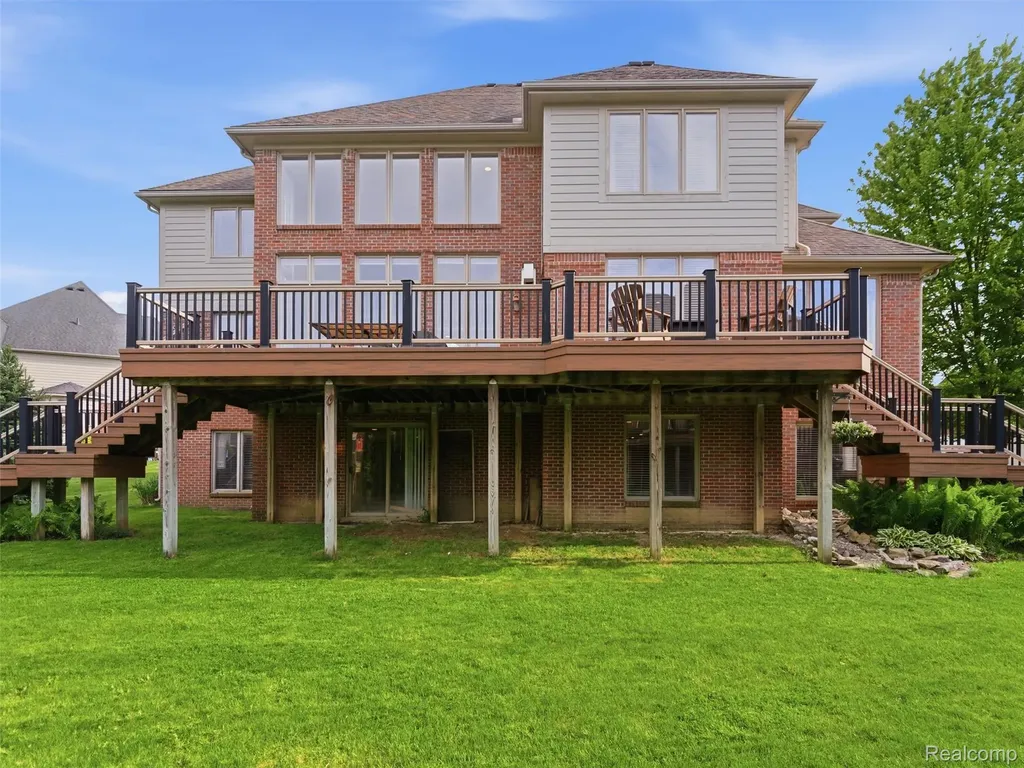 7305 Acadia Court Washington Township MI 48095