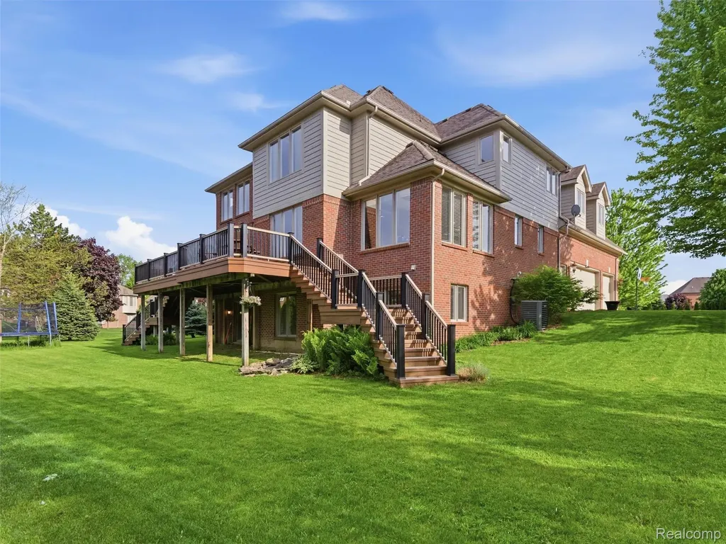 7305 Acadia Court Washington Township MI 48095