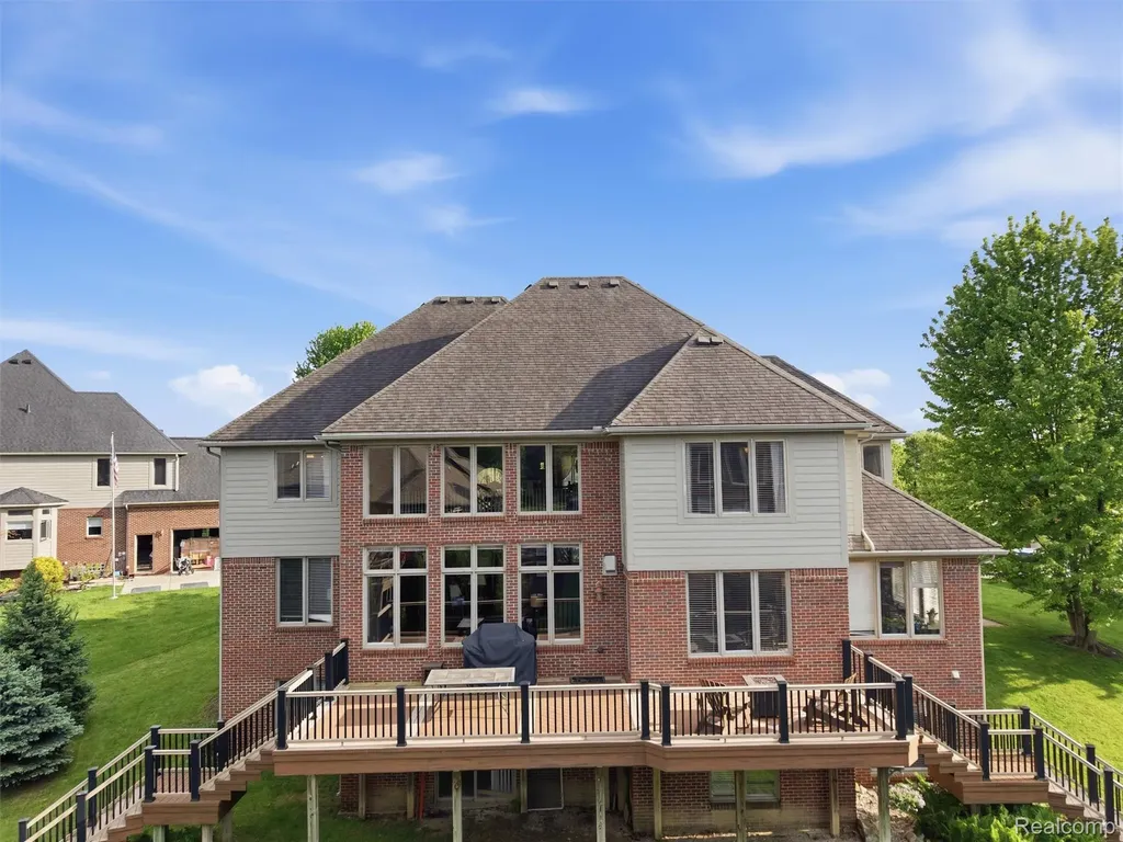 7305 Acadia Court Washington Township MI 48095