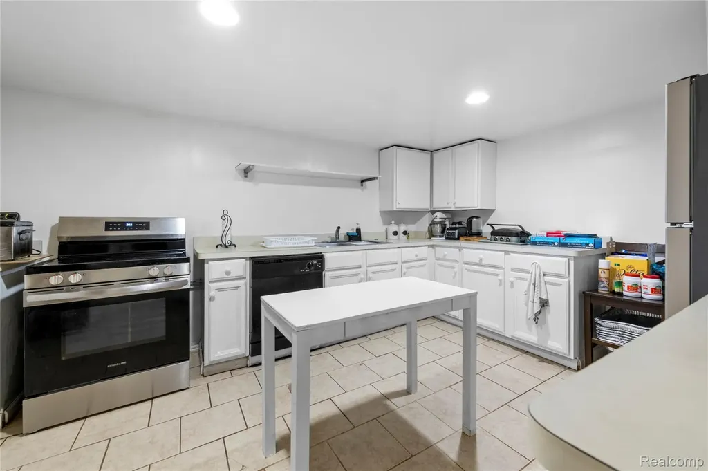 1051 Wellington Court Canton Charter Township MI 48187