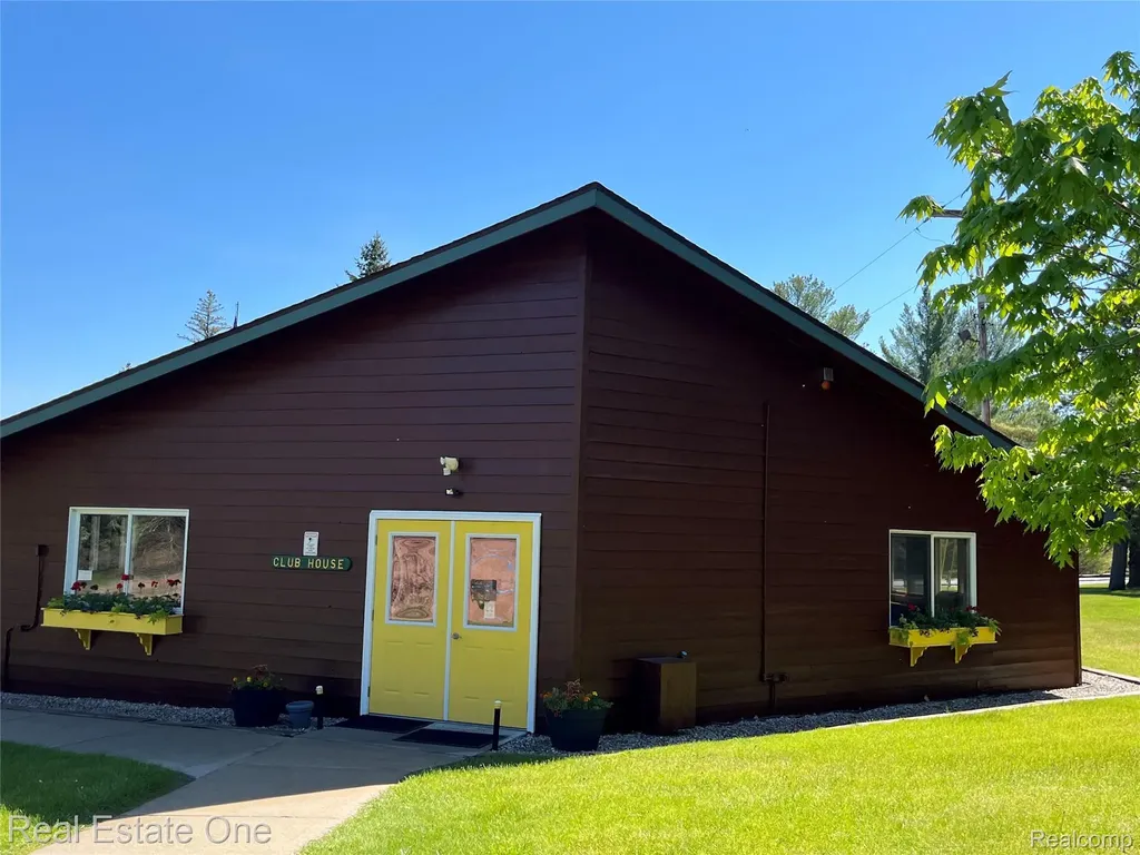 0 S. Forest Lake Drive Moffatt Township MI 48610