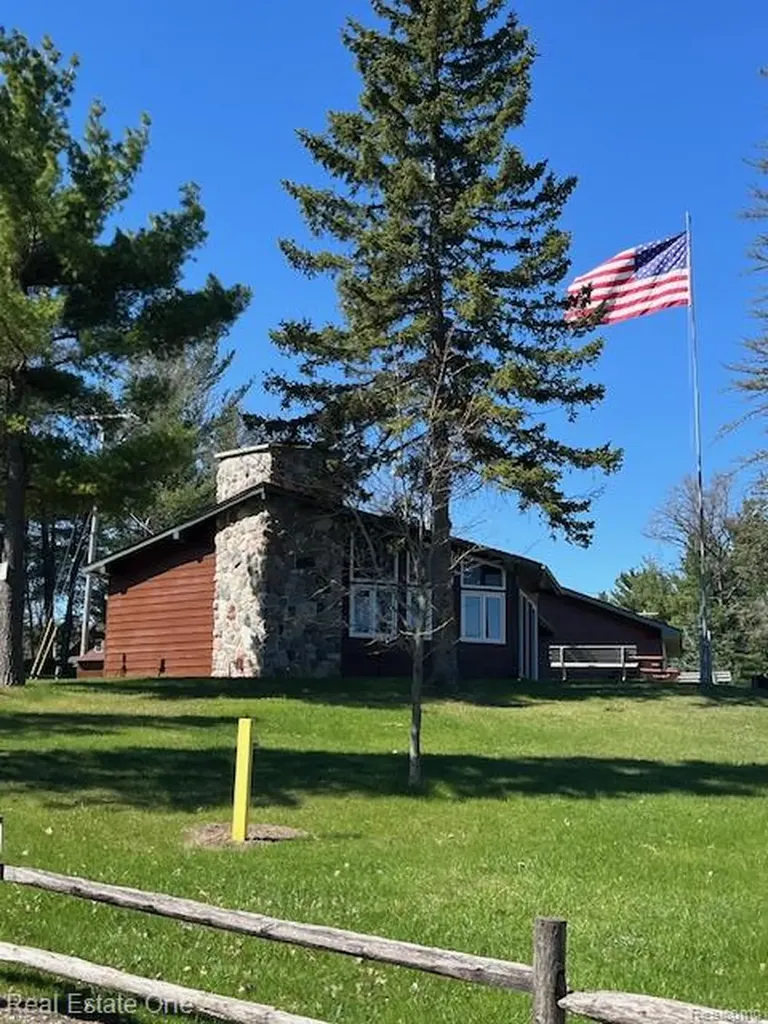 0 S. Forest Lake Drive Moffatt Township MI 48610