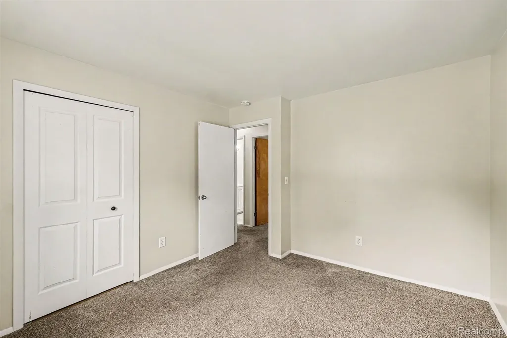 606 Hickory Street Fenton City MI 48430
