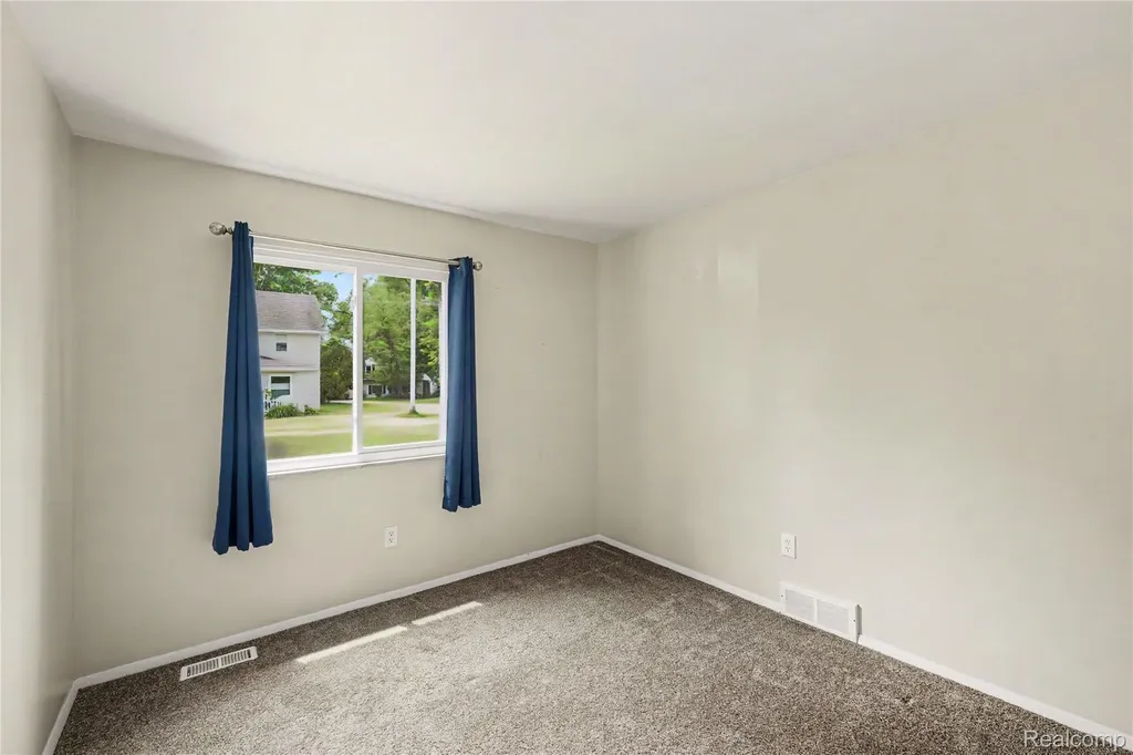 606 Hickory Street Fenton City MI 48430