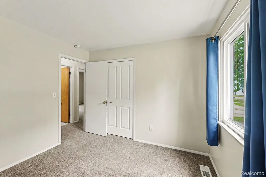 606 Hickory Street Fenton City MI 48430
